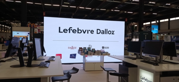 Écran led intérieur exposition pour Lefebvre Dalloz