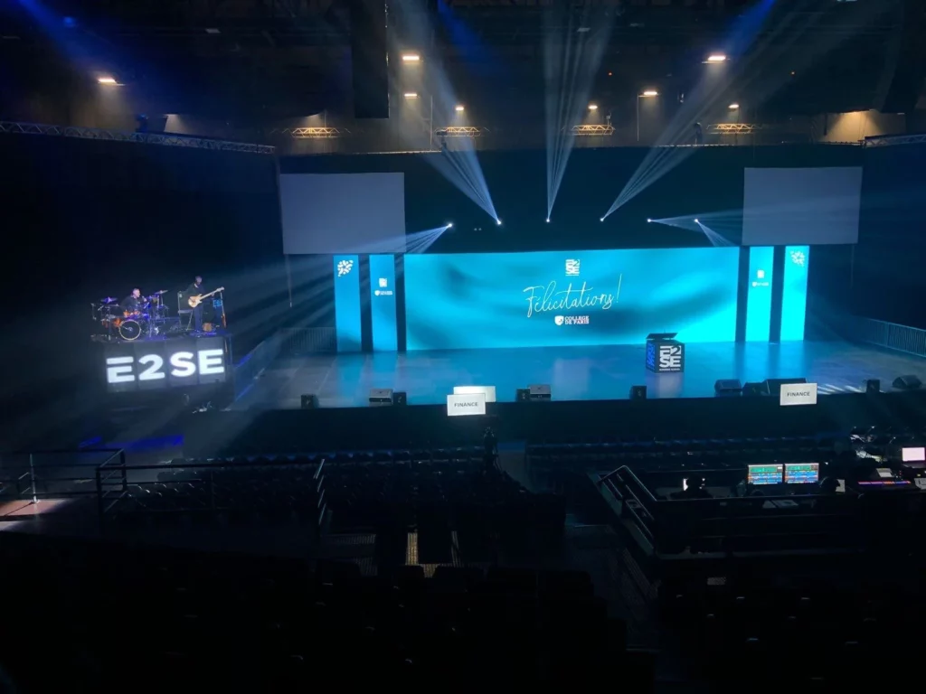 77 m2 d’écrans au Zénith pour la cérémonie E2SE Business School - Caen - Mars 2024