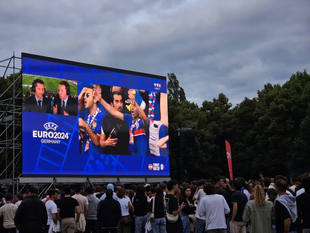 Écran géant pour transmission de l’Euro 2024 en direct de la Fan Zone - Le Mans - 14 juin au 14 juillet 2024 1 Écran géant pour transmission de l’Euro 2024 en direct de la Fan Zone - Le Mans - 14 juin au 14 juillet 2024