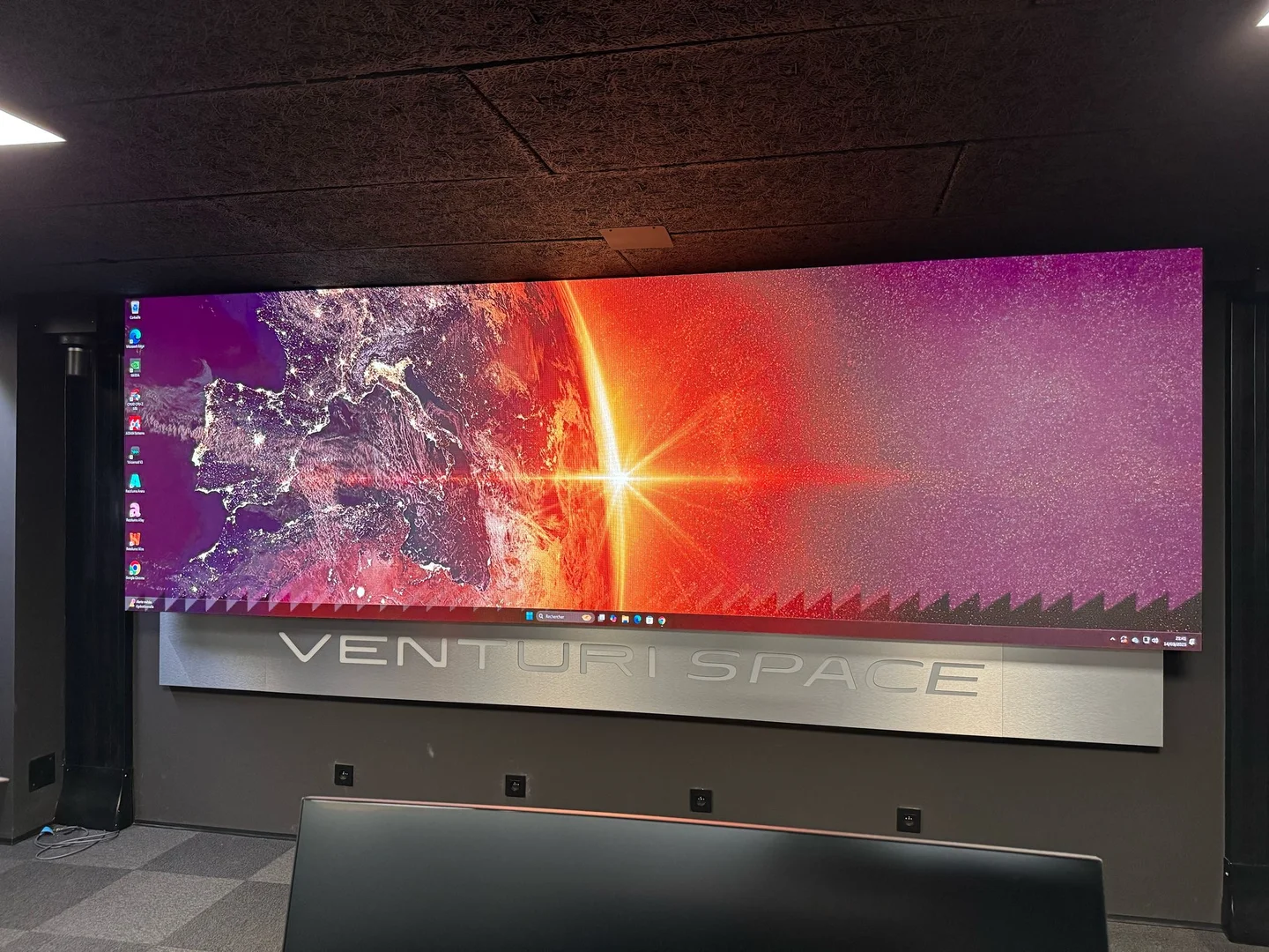 Mur d’images HD pour l’entreprise aérospatiale Venturi Space
