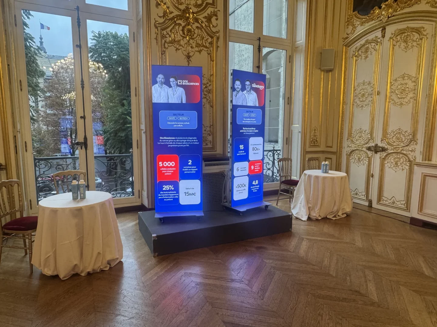 Location de 12 roll-up numériques pour Blast – Hôtel Le Marois, Paris 8e