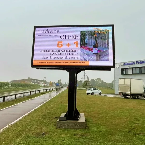 Écran publicitaire bord de route