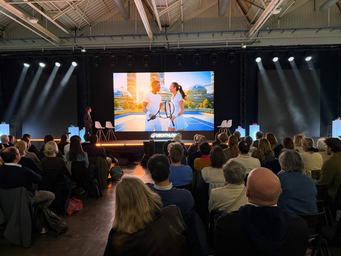 Scénographie immersive et écran géant LED pour Decathlon – AFM 1 Scénographie immersive et écran géant LED pour Decathlon – AFM