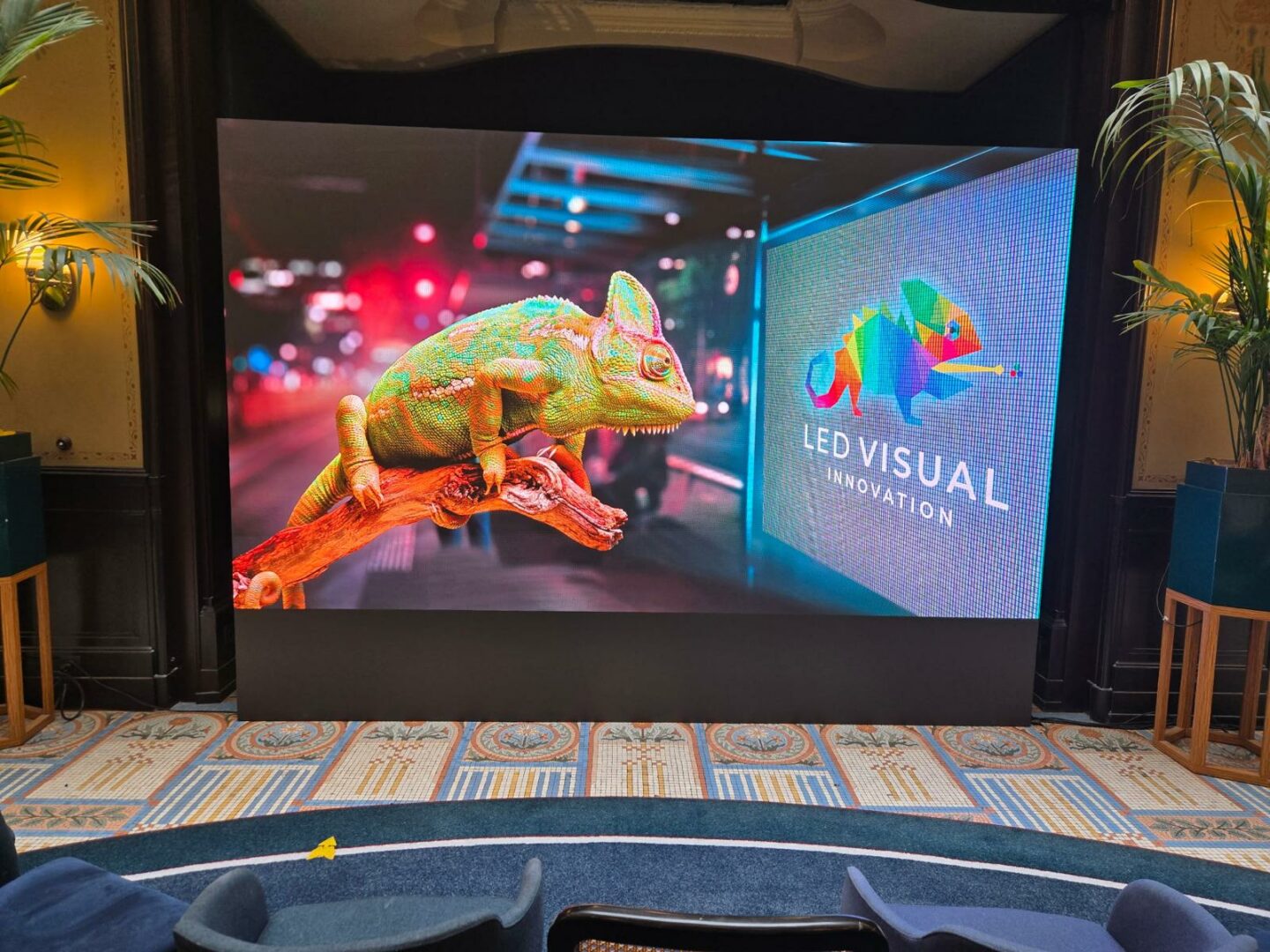 Location d’un écran géant LED pour Figma à Paris, Hôtel l'Échiquier - Mars 2026 1 Location d’un écran géant LED pour Figma à Paris, Hôtel l'Échiquier - Mars 2026