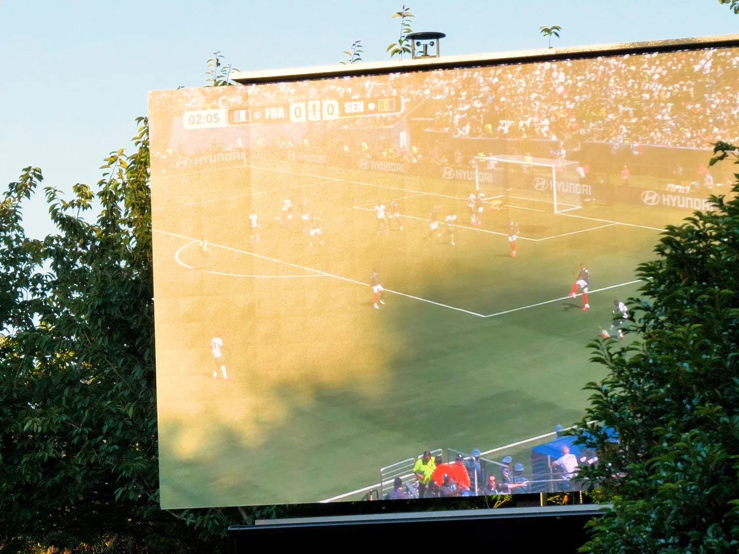 Location d’écran géant LED sur remorque à Vaucresson pour le match France Sénégal 1 Location d’écran géant LED sur remorque à Vaucresson pour le match France Sénégal